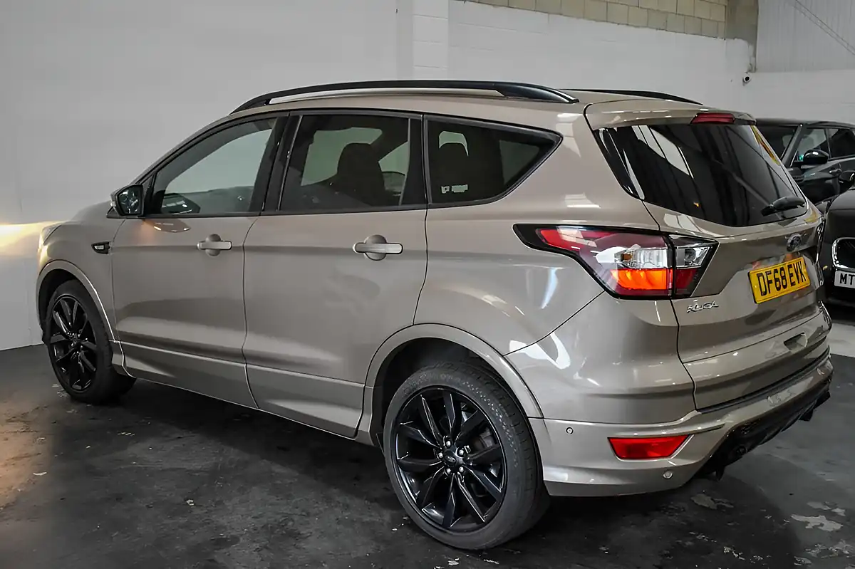 Used 2019 Ford Kuga ST-Line Silver - Interior and Exterior details 7