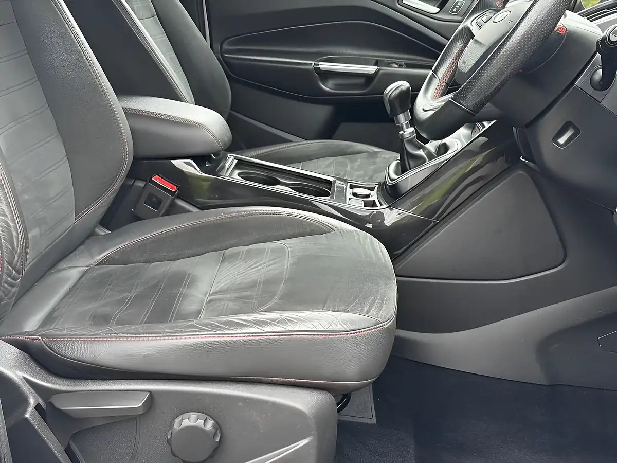Used 2019 Ford Kuga ST-Line White - Interior and Exterior details 10