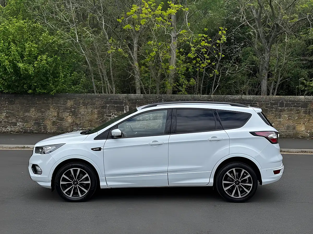 Used 2019 Ford Kuga ST-Line White - Interior and Exterior details 3
