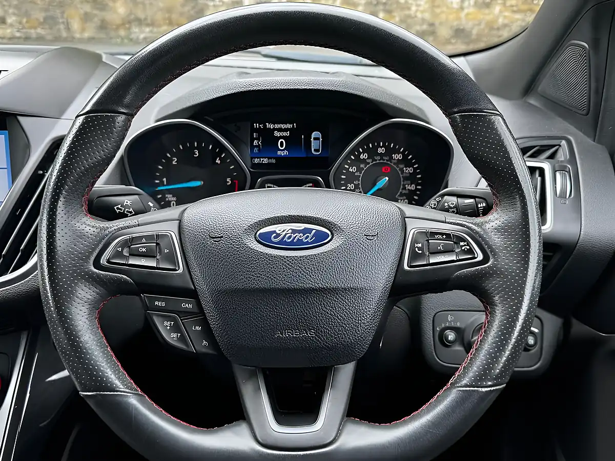 Used 2019 Ford Kuga ST-Line White - Interior and Exterior details 4