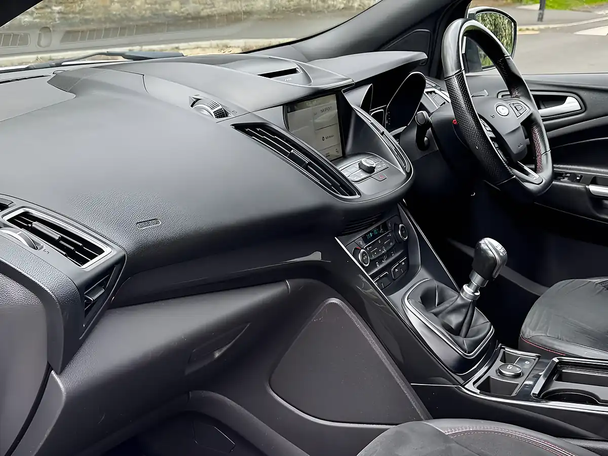 Used 2019 Ford Kuga ST-Line White - Interior and Exterior details 8
