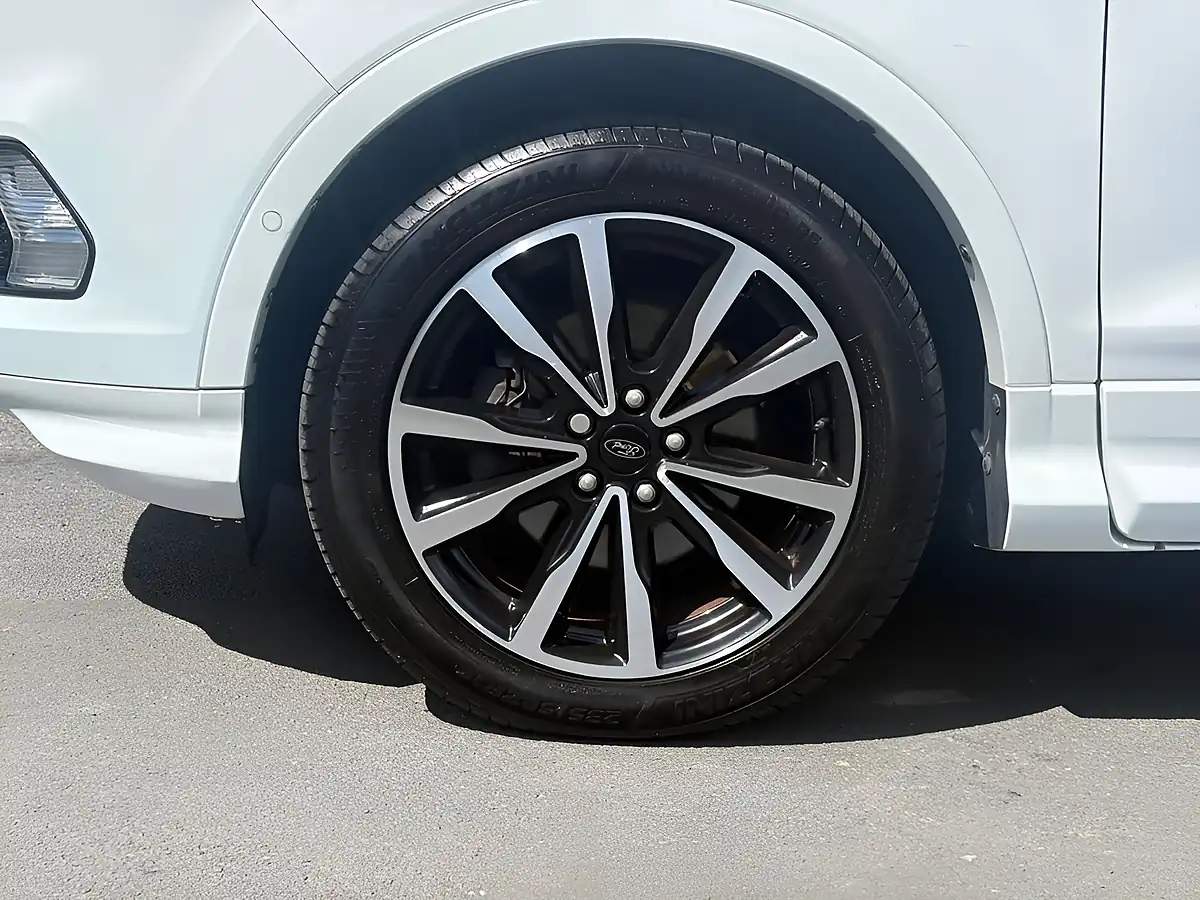 Used 2019 Ford Kuga ST-Line White - Interior and Exterior details 13