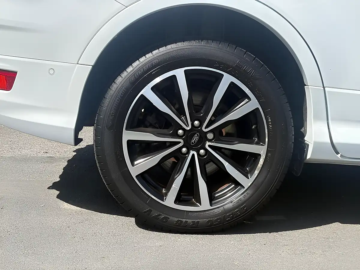 Used 2019 Ford Kuga ST-Line White - Interior and Exterior details 14