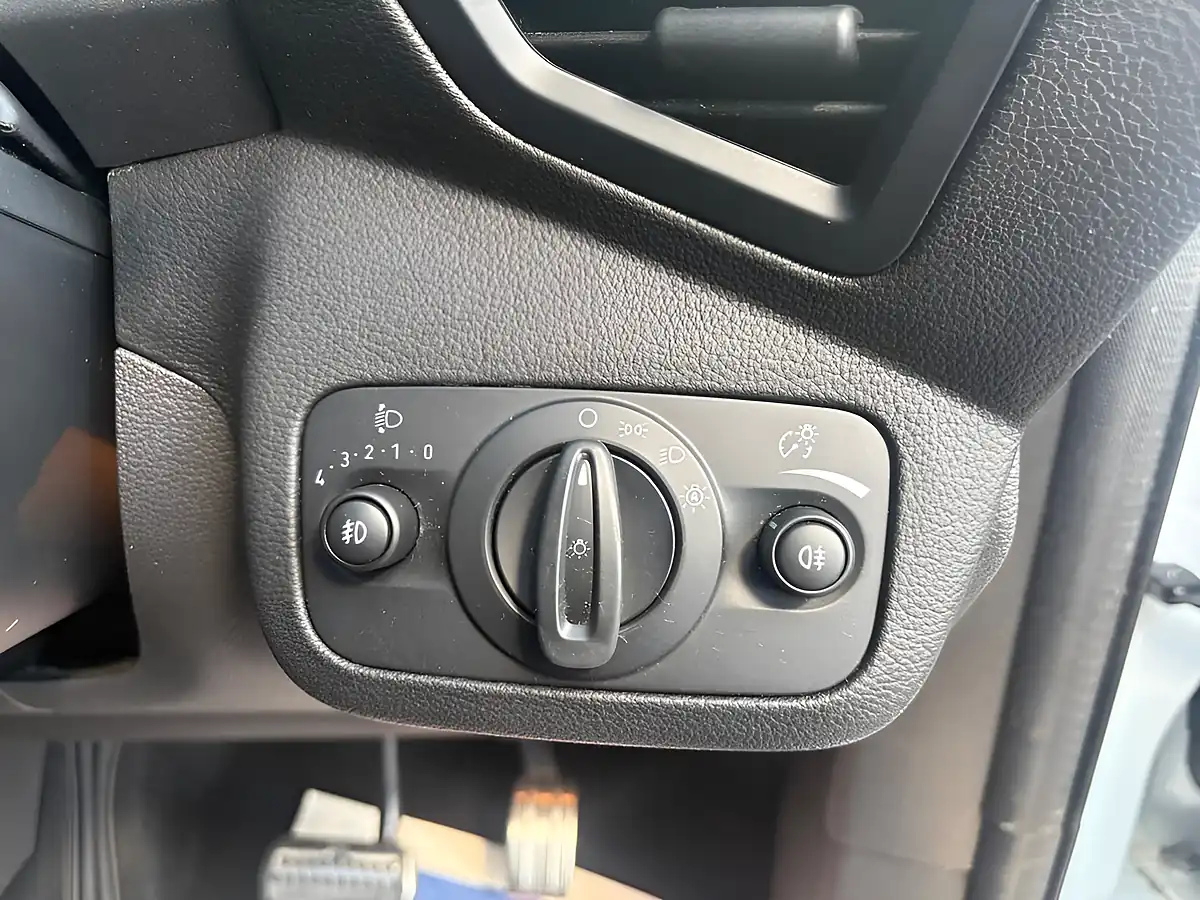 Used 2019 Ford Kuga ST-Line White - Interior and Exterior details 17