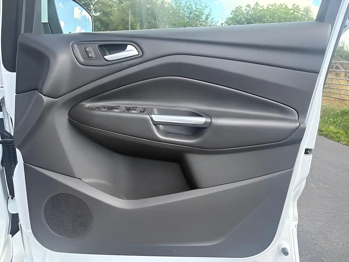 Used 2019 Ford Kuga ST-Line White - Interior and Exterior details 19