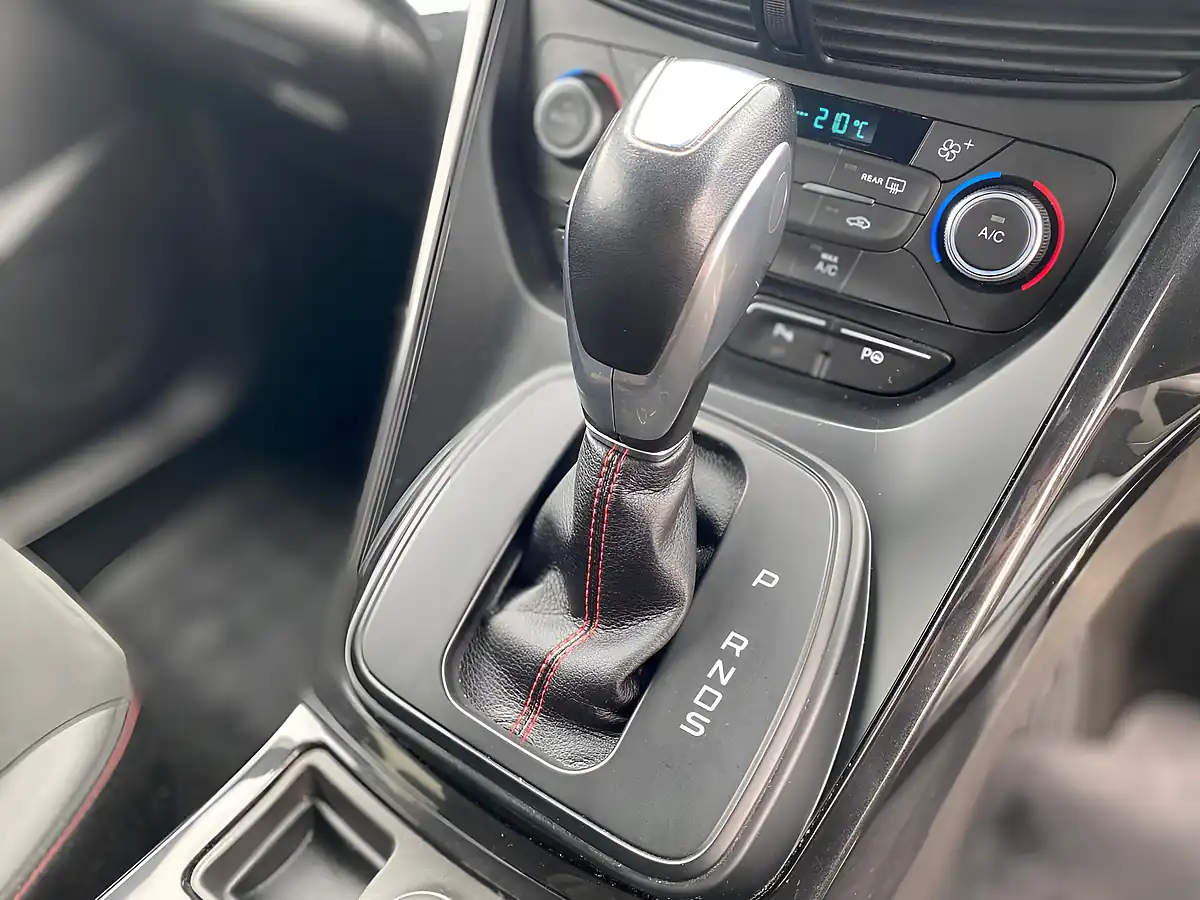 Used 2019 Ford Kuga ST Line White - Interior and Exterior details 4