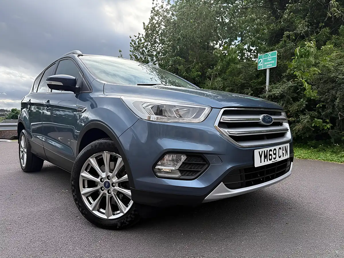 Used 2019 Ford Kuga Titanium Edition Blue - Front View