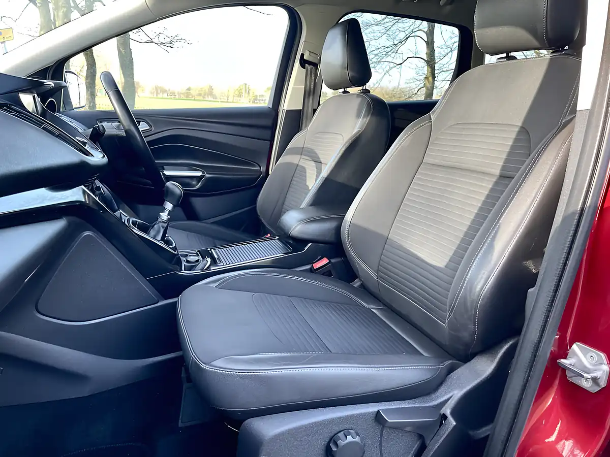 Used 2019 Ford Kuga Titanium Edition Red - Interior and Exterior details 19