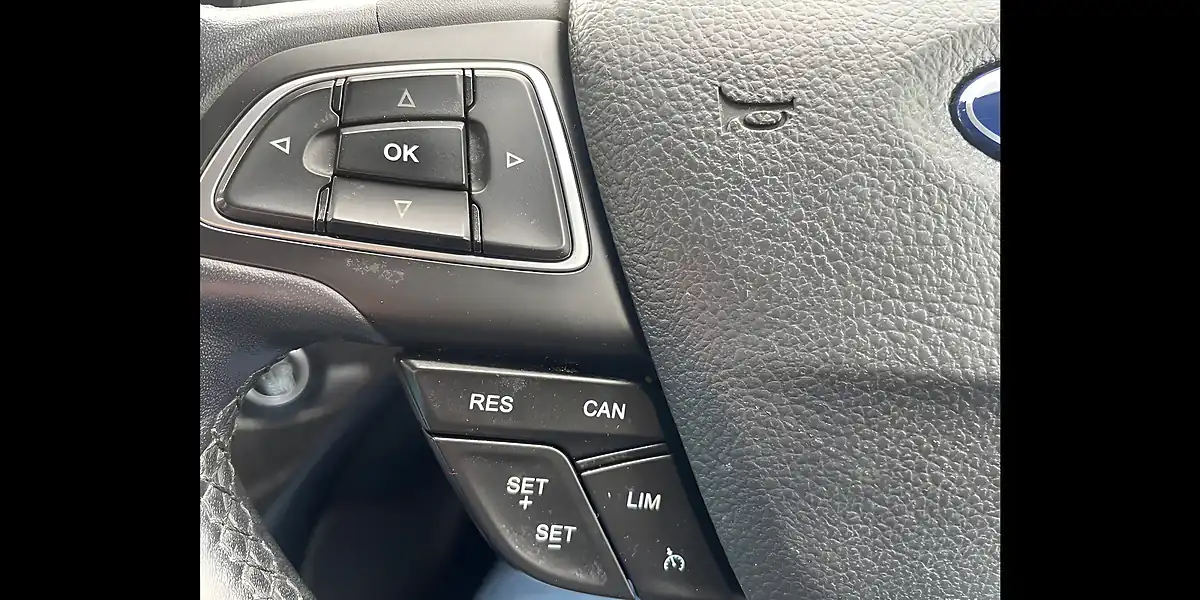 Used 2019 Ford Kuga Titanium Grey - Interior and Exterior details 18