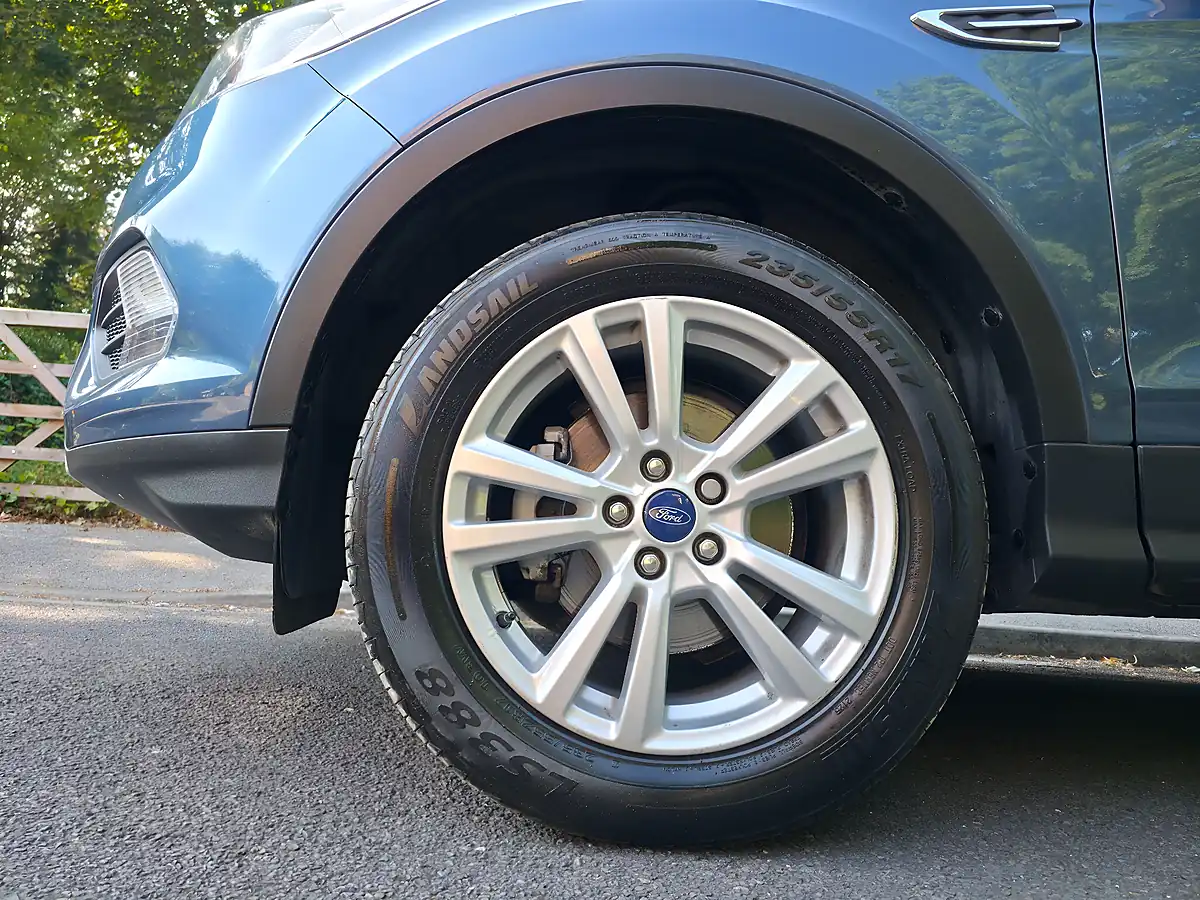 Used 2019 Ford Kuga Zetec Blue - Interior and Exterior details 16