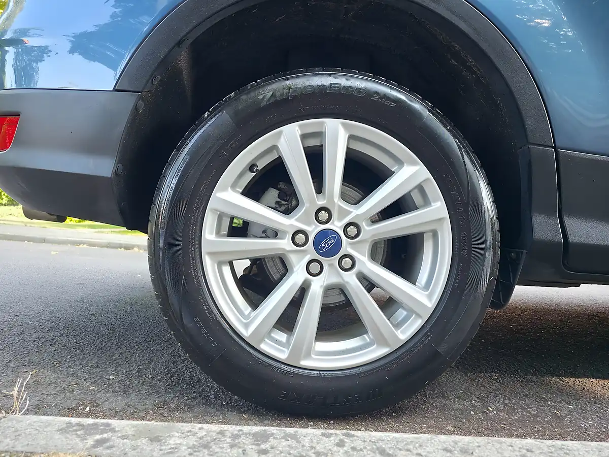 Used 2019 Ford Kuga Zetec Blue - Interior and Exterior details 17
