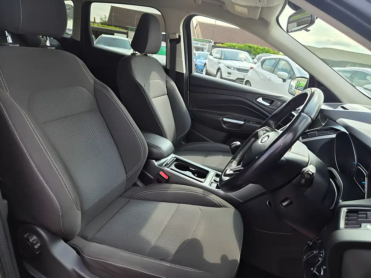 Used 2019 Ford Kuga Zetec Silver - Interior and Exterior details 7