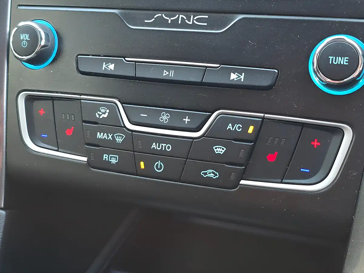 Used 2019 Ford Mondeo Titanium Edition Silver - Interior and Exterior details 14
