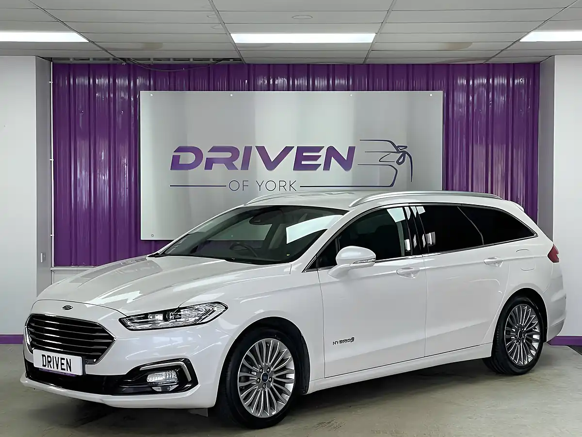 Used 2019 Ford Mondeo Titanium Edition White Platinum - Front View