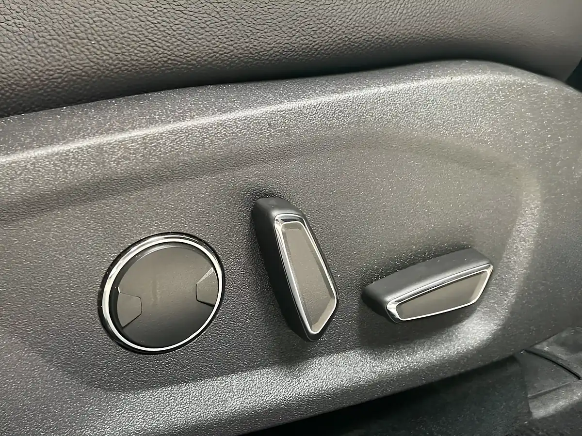 Used 2019 Ford Mondeo Titanium Edition White Platinum - Interior and Exterior details 14