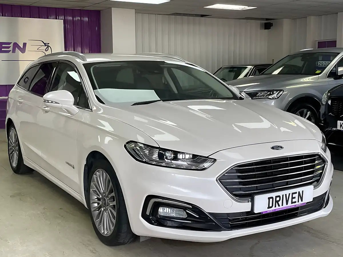 Used 2019 Ford Mondeo Titanium Edition White Platinum - Interior and Exterior details 4