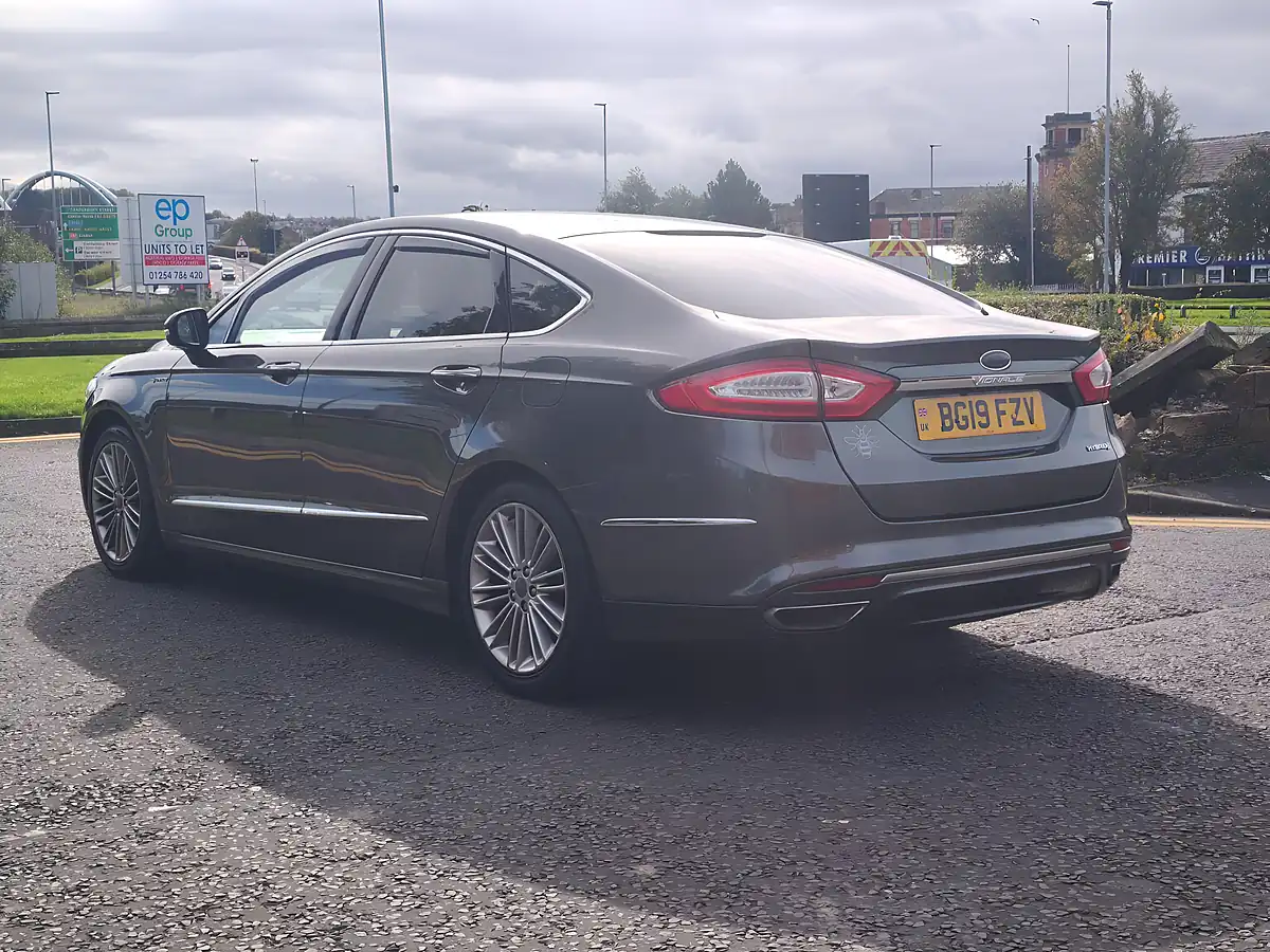 Used 2019 Ford Mondeo Vignale Grey - Interior and Exterior details 15