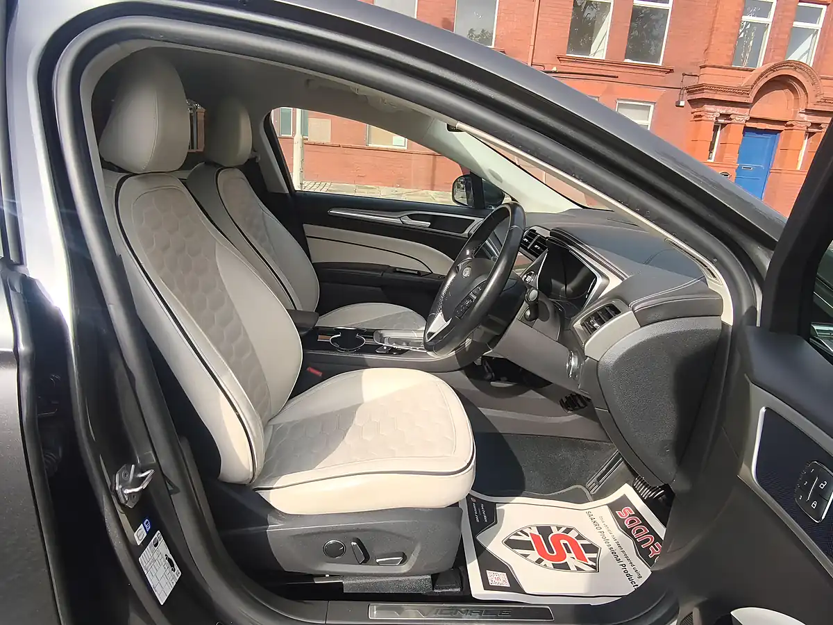 Used 2019 Ford Mondeo Vignale Grey - Interior and Exterior details 8