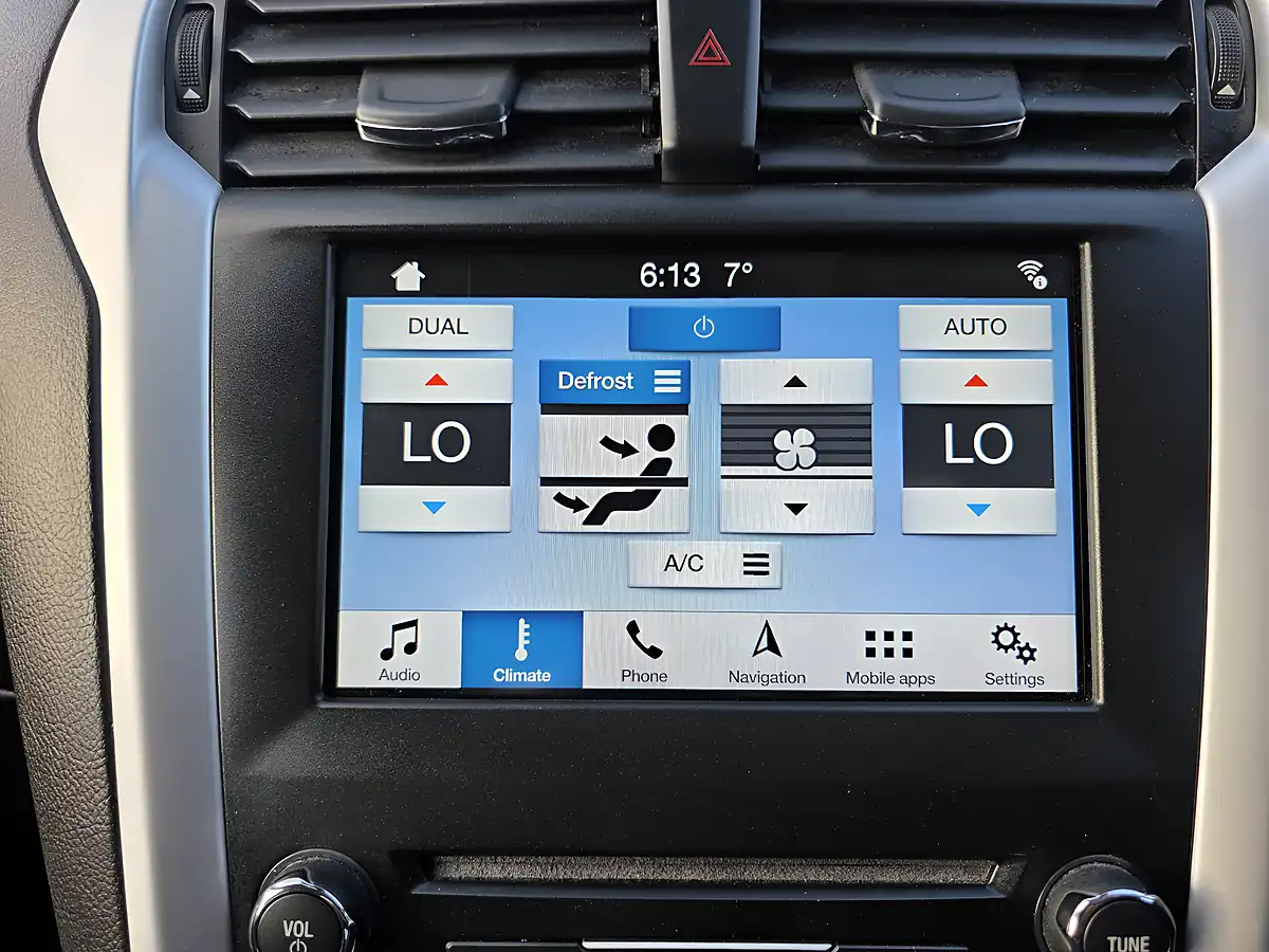 Used 2019 Ford Mondeo Zetec Edition White - Interior and Exterior details 14