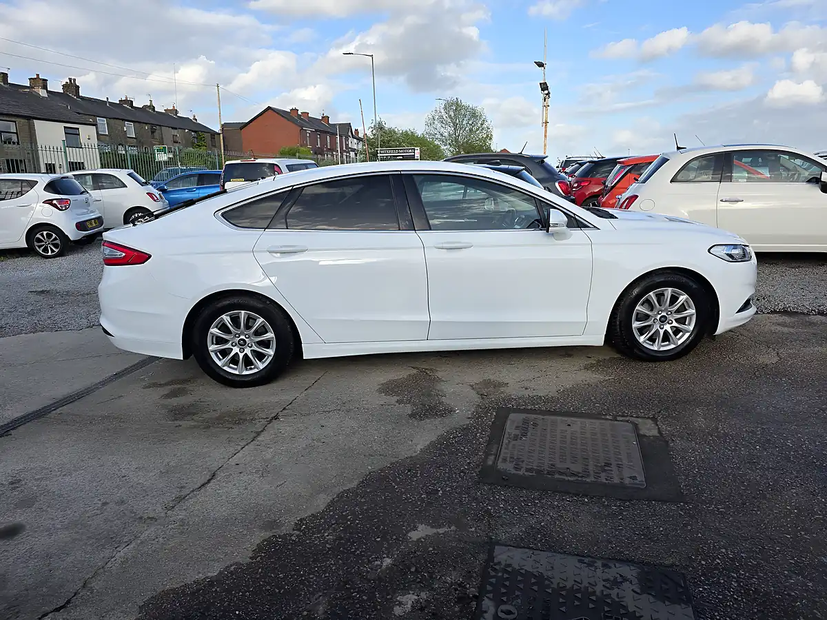 Used 2019 Ford Mondeo Zetec Edition White - Interior and Exterior details 5