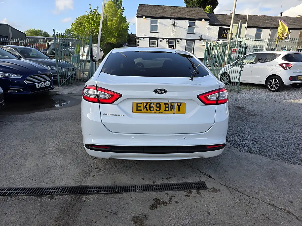 Used 2019 Ford Mondeo Zetec Edition White - Interior and Exterior details 7