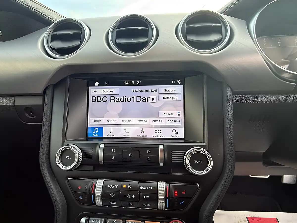 Used 2019 Ford Mustang Fastback Green - Interior and Exterior details 17