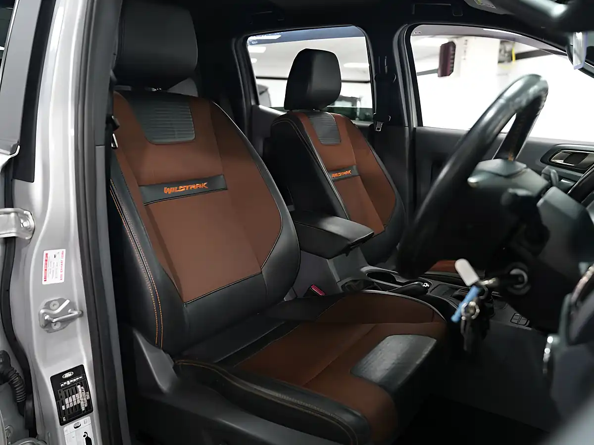 Used 2019 Ford Ranger Wildtrak Moondust Silver - Interior and Exterior details 12