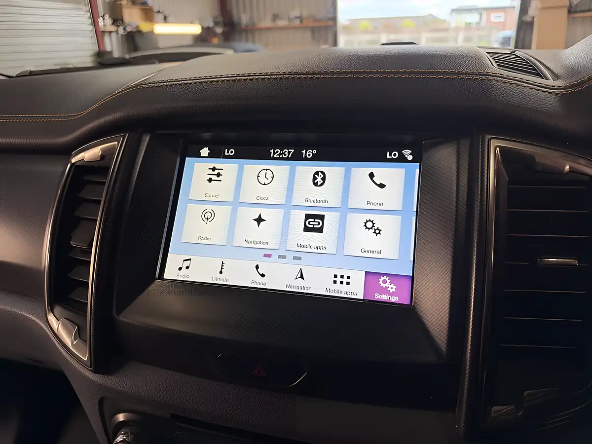 Used 2019 Ford Ranger Wildtrak White - Interior and Exterior details 13