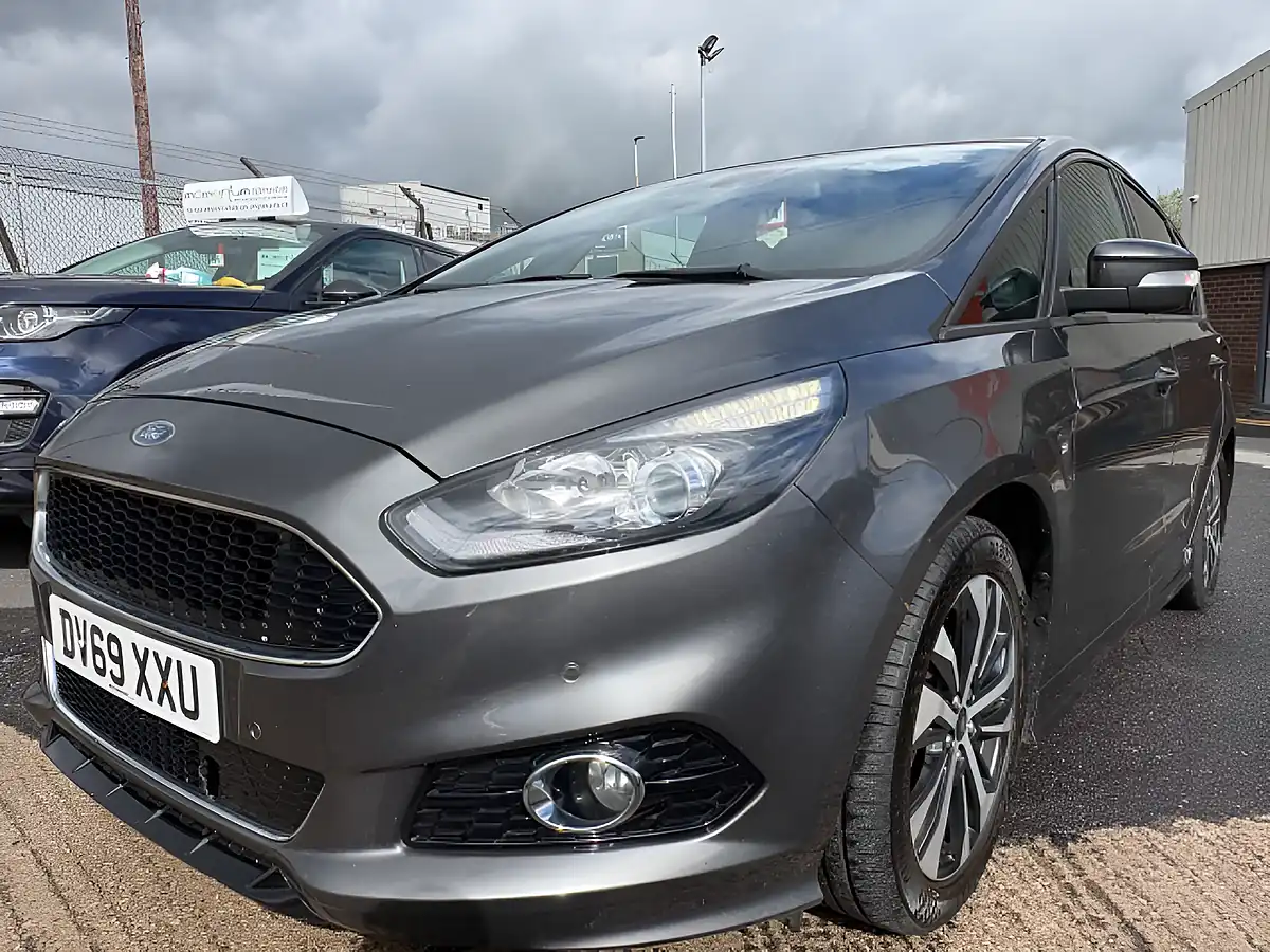 Used 2019 Ford S-Max ST-Line Grey - Interior and Exterior details 11