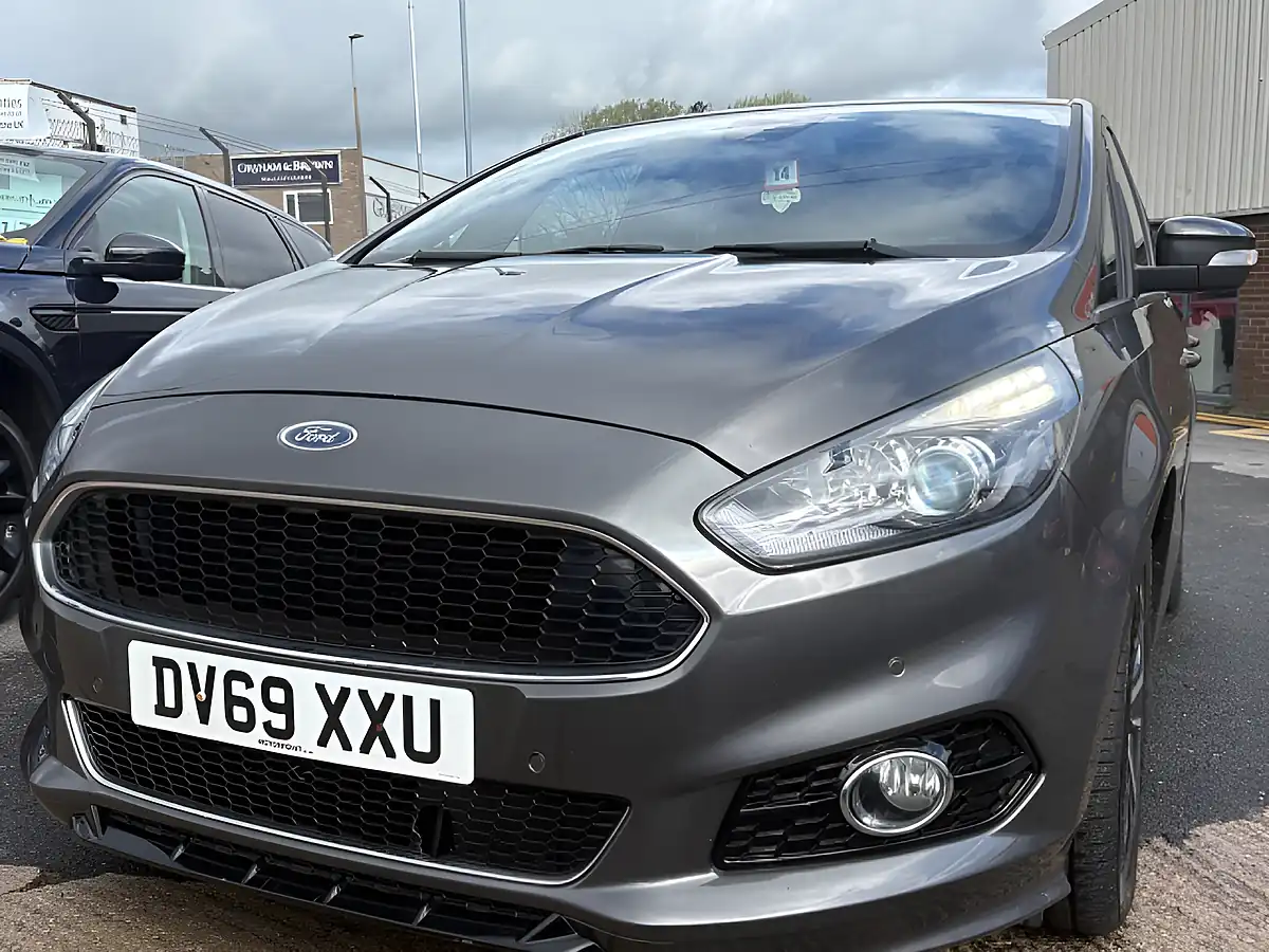 Used 2019 Ford S-Max ST-Line Grey - Interior and Exterior details 12