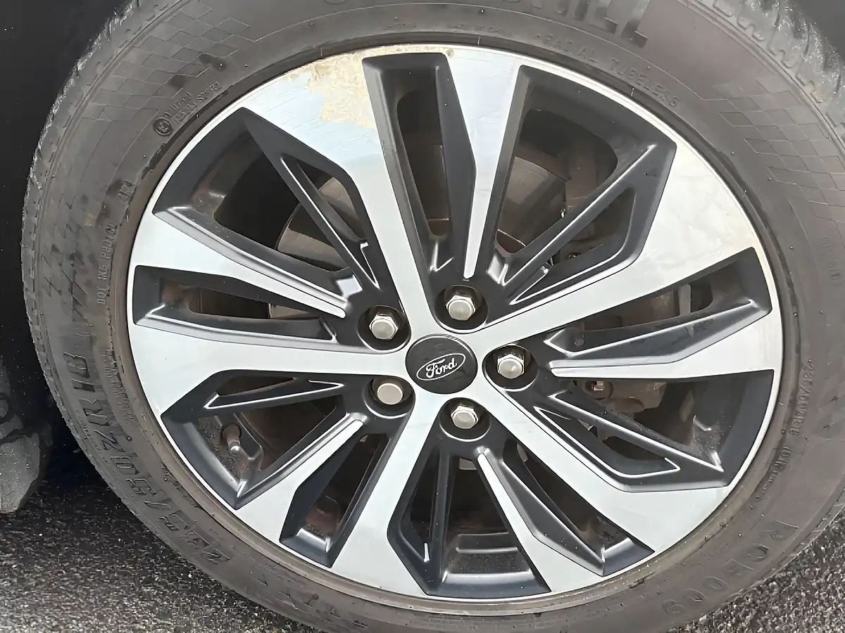 Used 2019 Ford S-Max ST-Line Grey - Interior and Exterior details 15