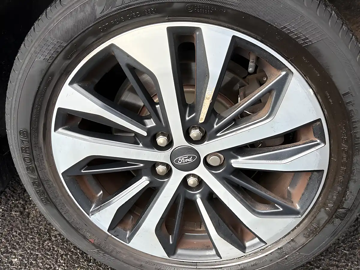 Used 2019 Ford S-Max ST-Line Grey - Interior and Exterior details 16