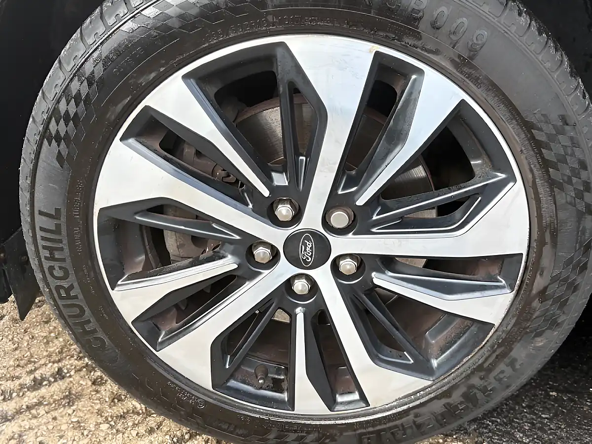 Used 2019 Ford S-Max ST-Line Grey - Interior and Exterior details 17