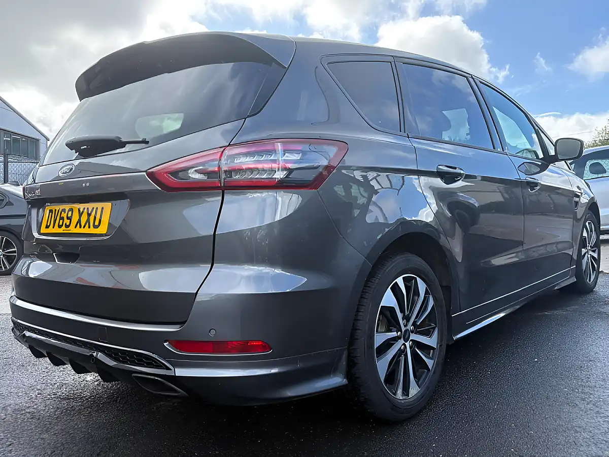 Used 2019 Ford S-Max ST-Line Grey - Interior and Exterior details 5