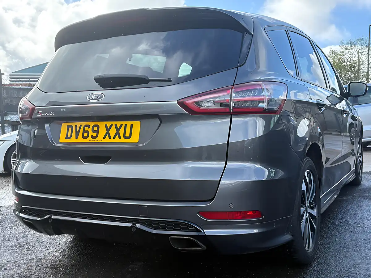Used 2019 Ford S-Max ST-Line Grey - Interior and Exterior details 6