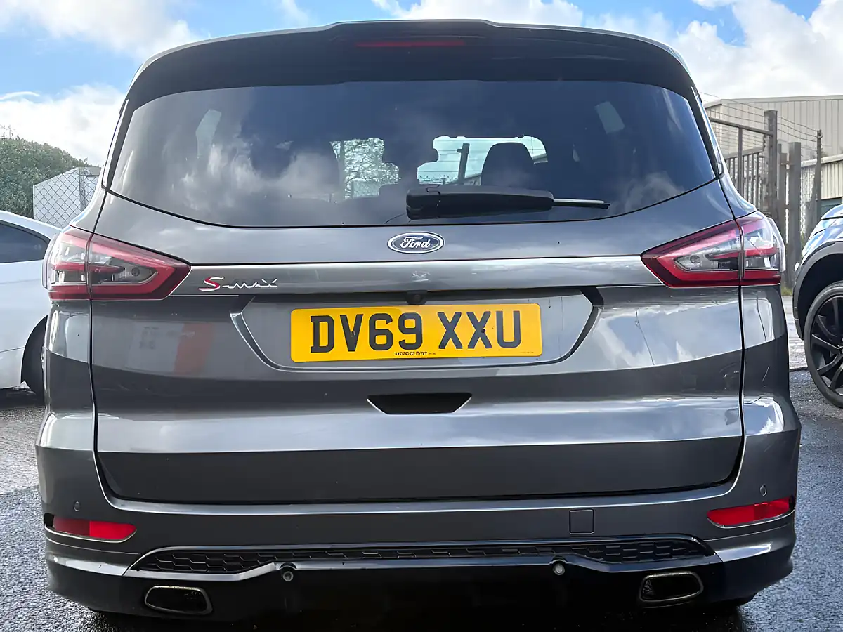 Used 2019 Ford S-Max ST-Line Grey - Interior and Exterior details 7
