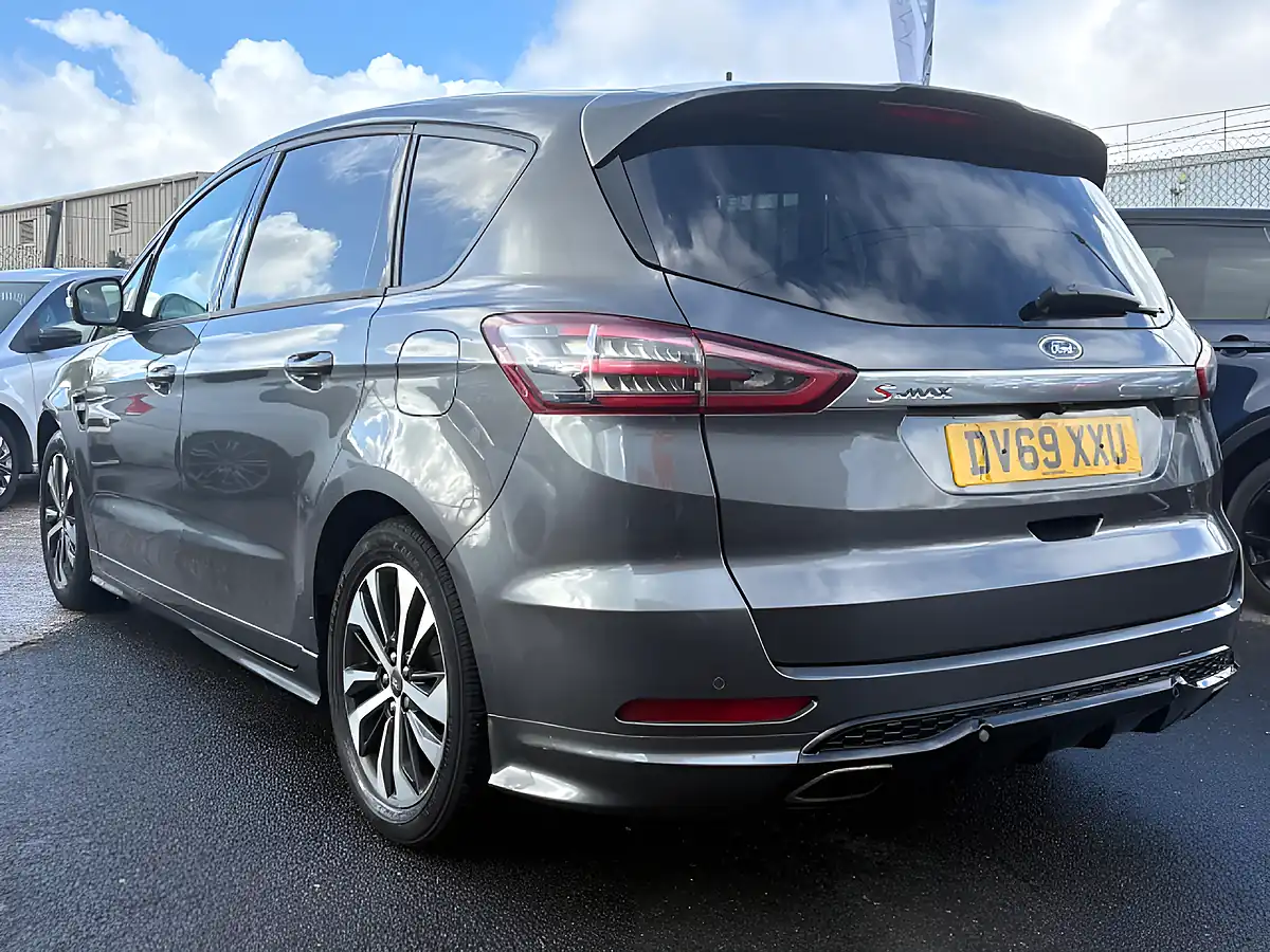 Used 2019 Ford S-Max ST-Line Grey - Interior and Exterior details 8