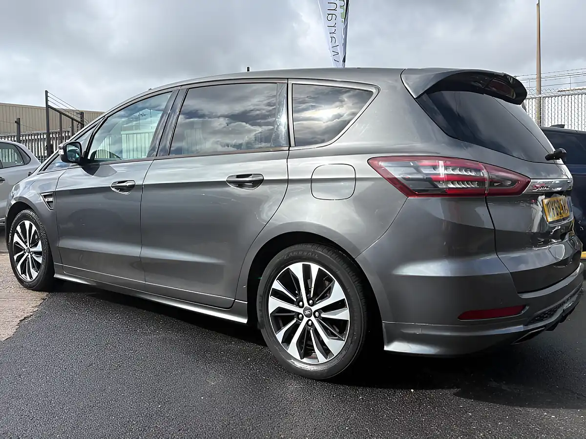 Used 2019 Ford S-Max ST-Line Grey - Interior and Exterior details 9