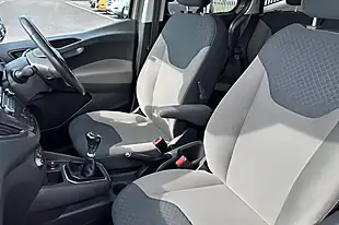 Used 2019 Ford Tourneo Courier Titanium Silver - Interior and Exterior details 11