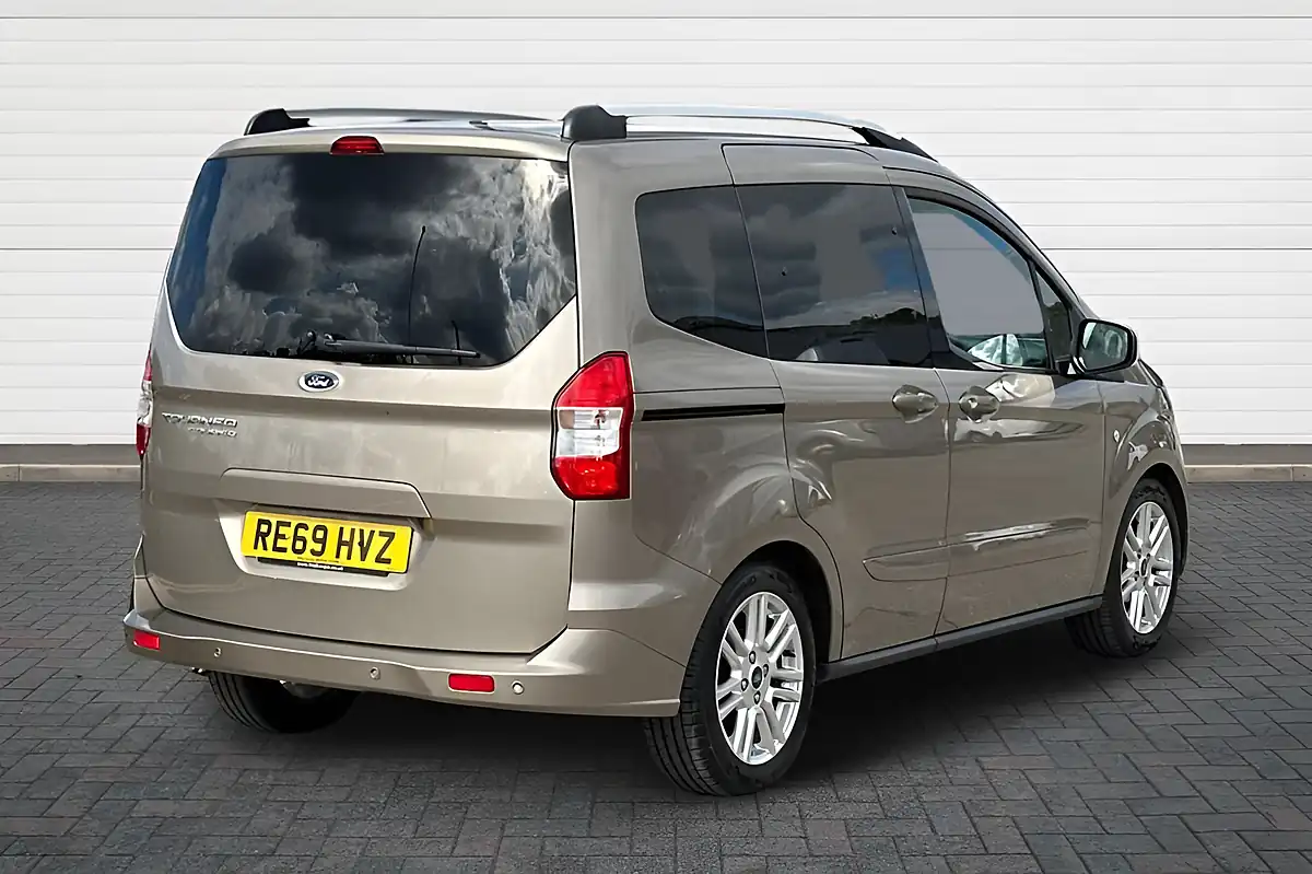 Used 2019 Ford Tourneo Courier Titanium Silver - Interior and Exterior details 3
