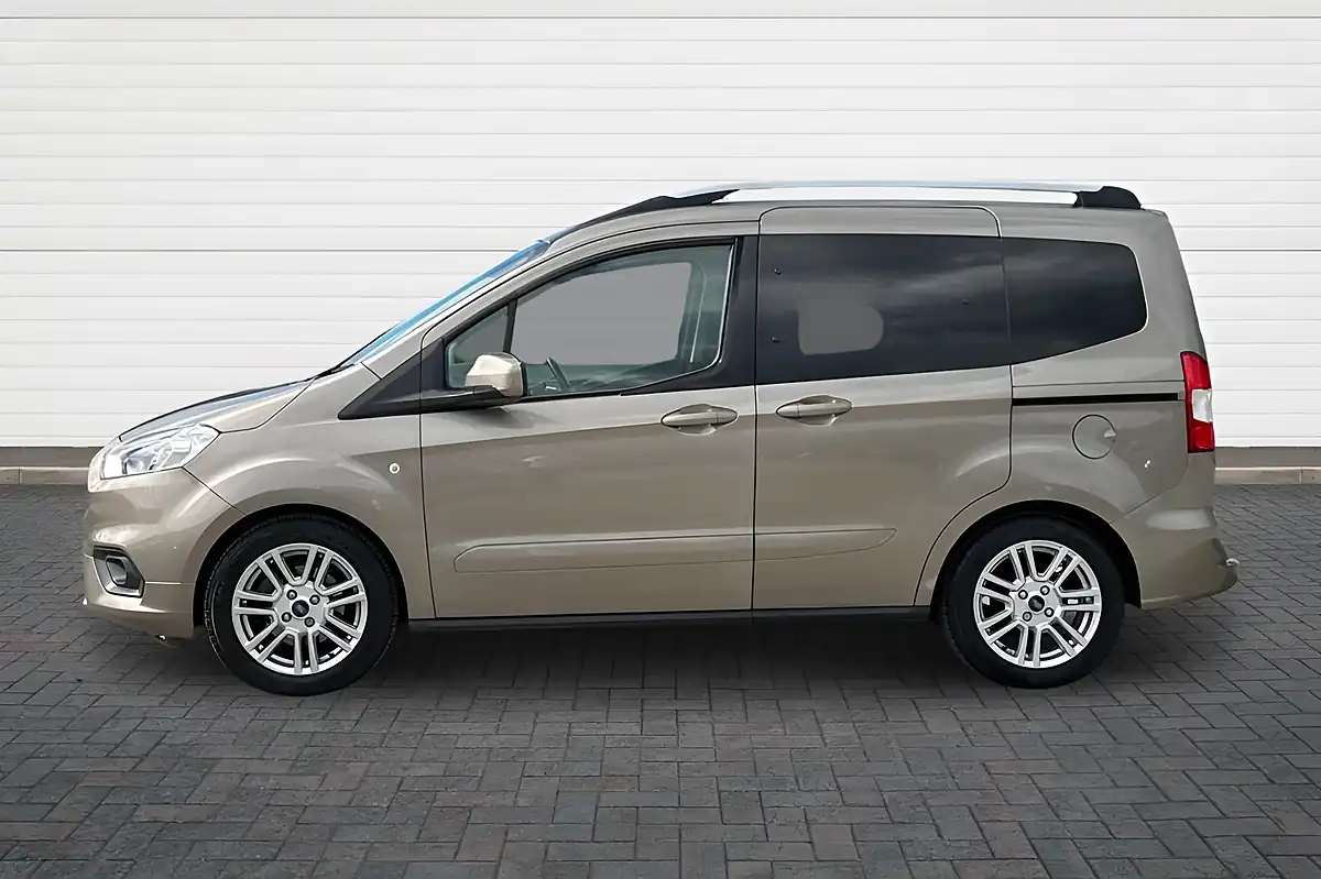 Used 2019 Ford Tourneo Courier Titanium Silver - Interior and Exterior details 6