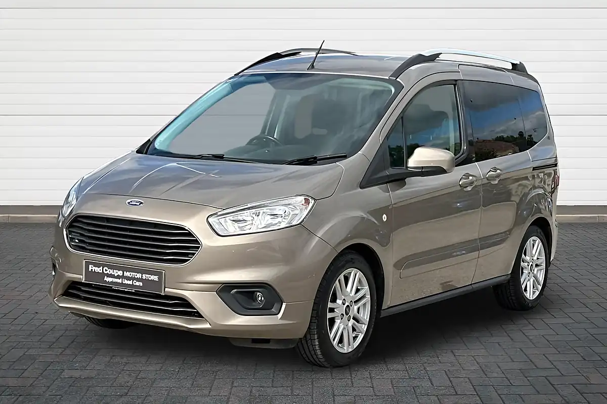 Used 2019 Ford Tourneo Courier Titanium Silver - Interior and Exterior details 7