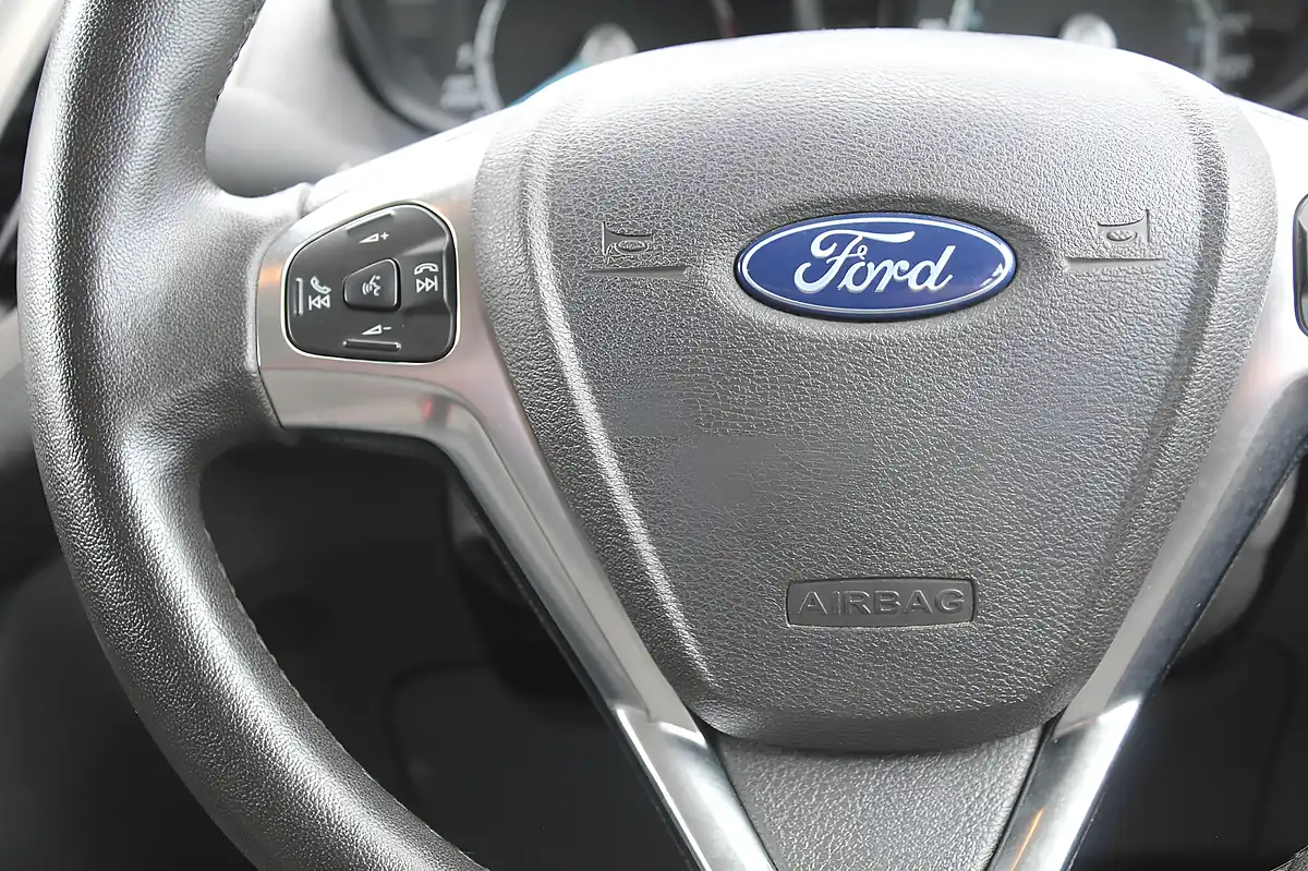 Used 2019 Ford Tourneo Courier Zetec Black - Interior and Exterior details 17