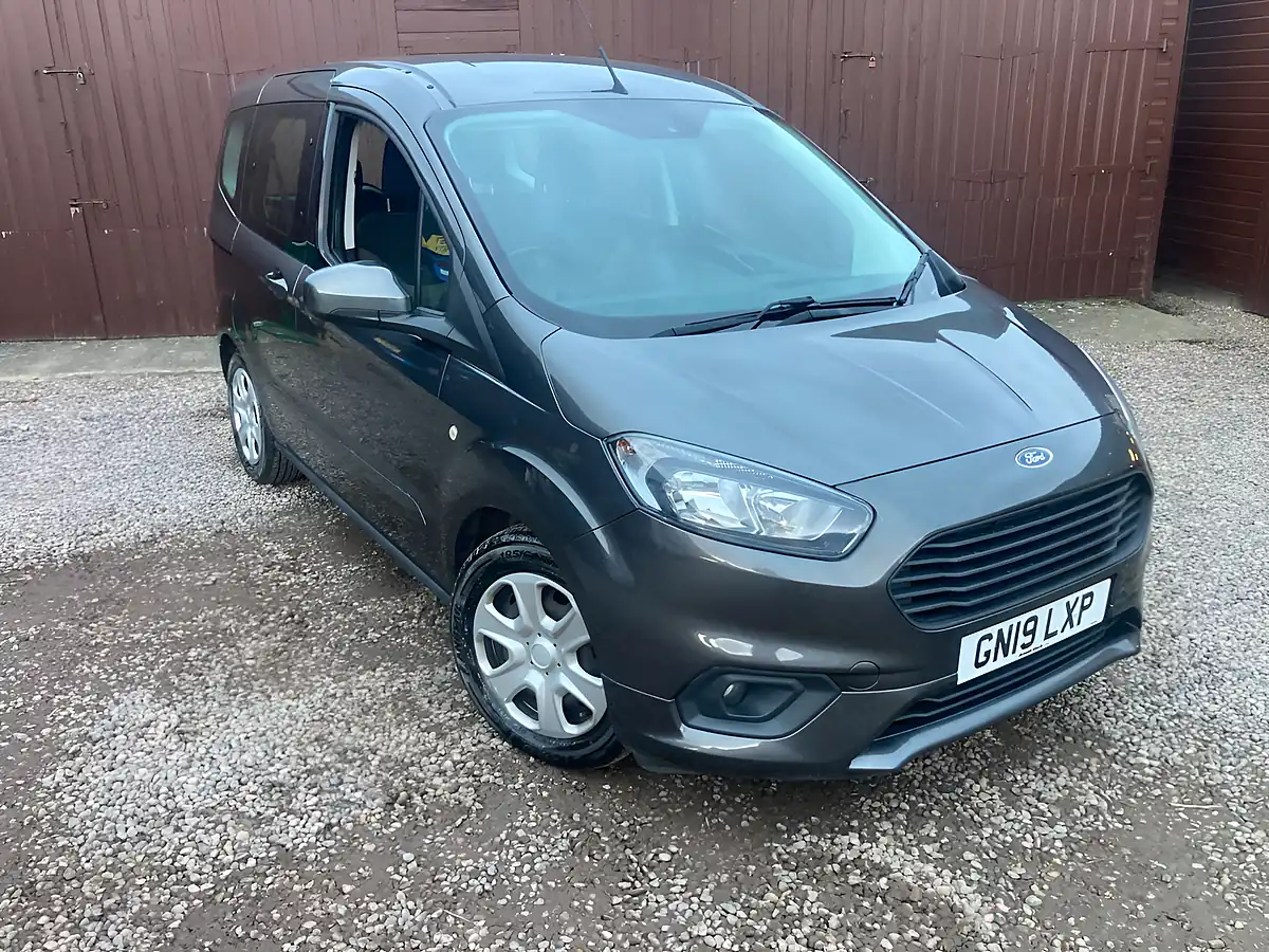 Used 2019 Ford Tourneo Courier Zetec Grey - Front View