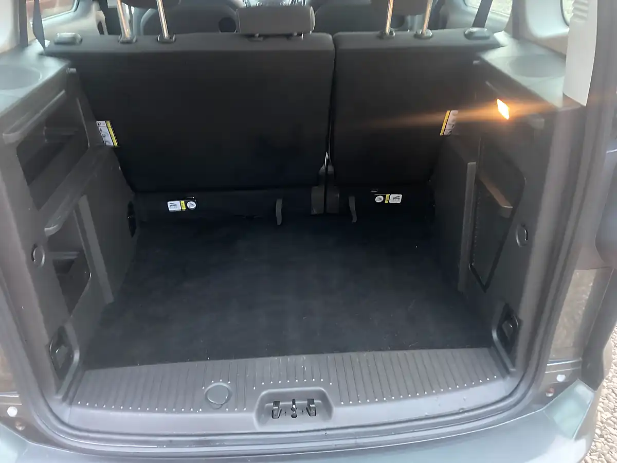 Used 2019 Ford Tourneo Courier Zetec Grey - Interior and Exterior details 11