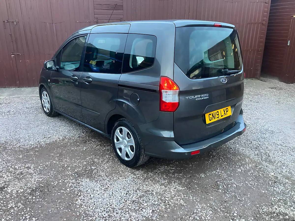 Used 2019 Ford Tourneo Courier Zetec Grey - Interior and Exterior details 4