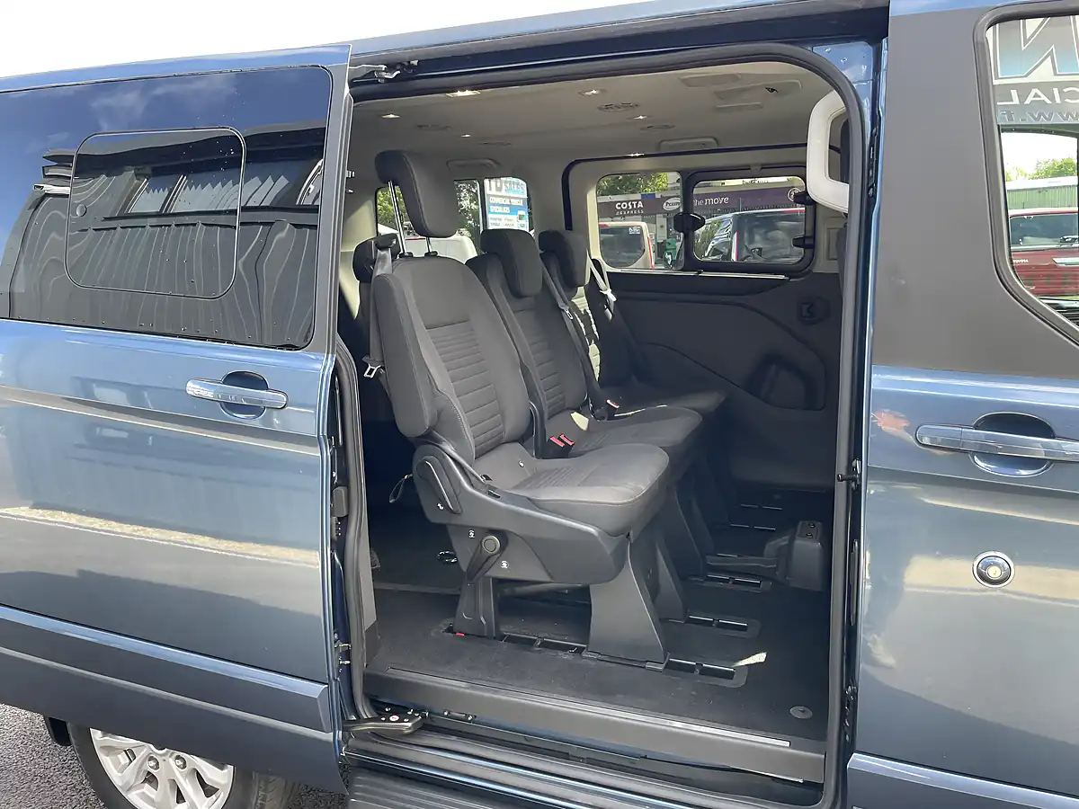 Used 2019 Ford Tourneo Custom 310 Independence RS 6 Crew Blue - Interior and Exterior details 11