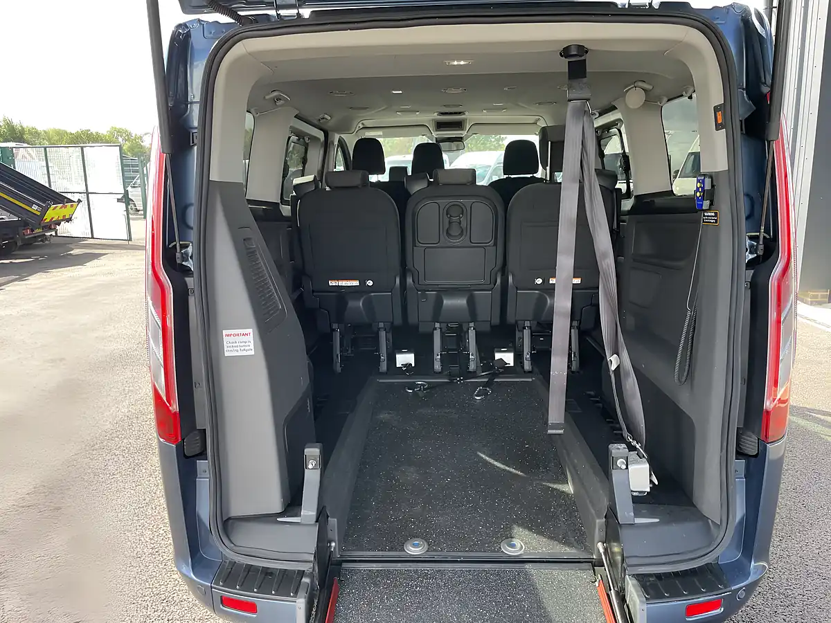 Used 2019 Ford Tourneo Custom 310 Independence RS 6 Crew Blue - Interior and Exterior details 15