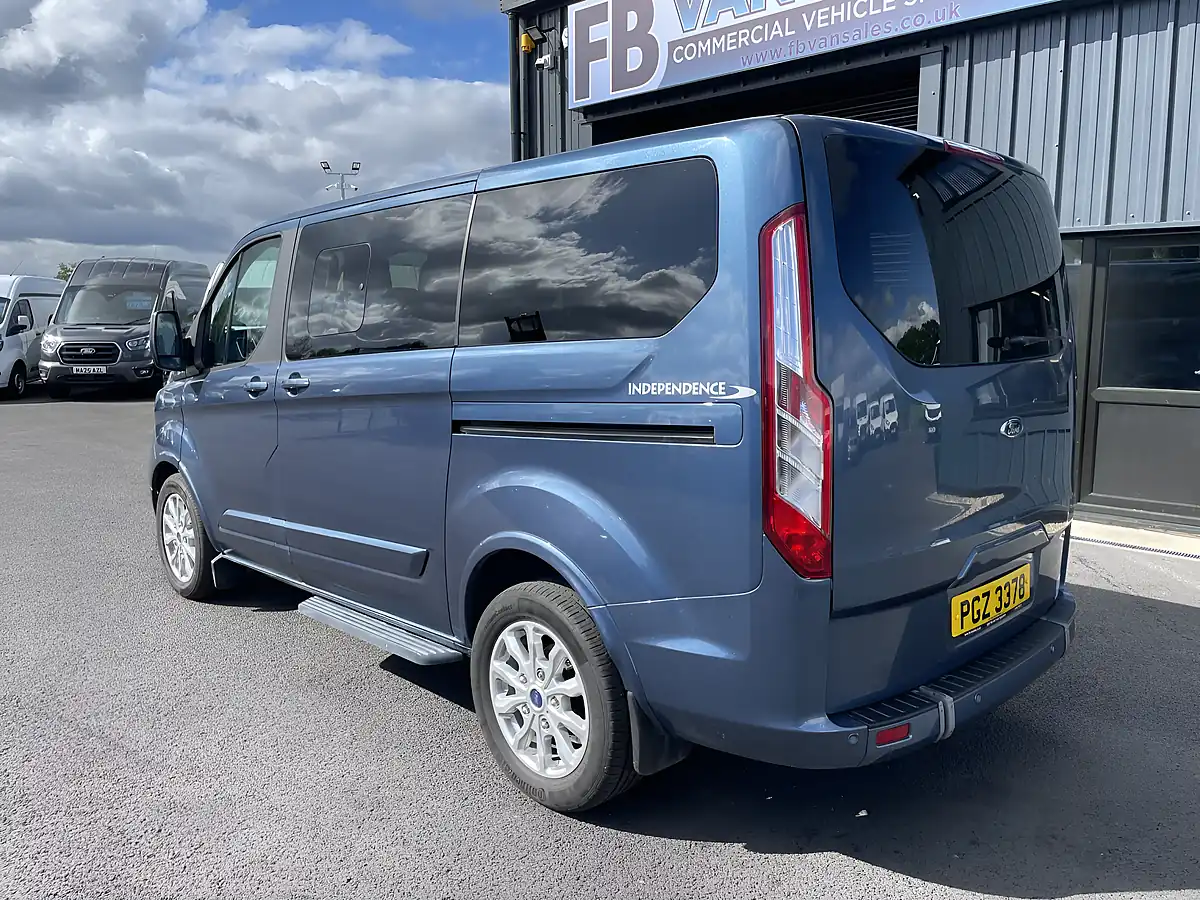 Used 2019 Ford Tourneo Custom 310 Independence RS 6 Crew Blue - Interior and Exterior details 7