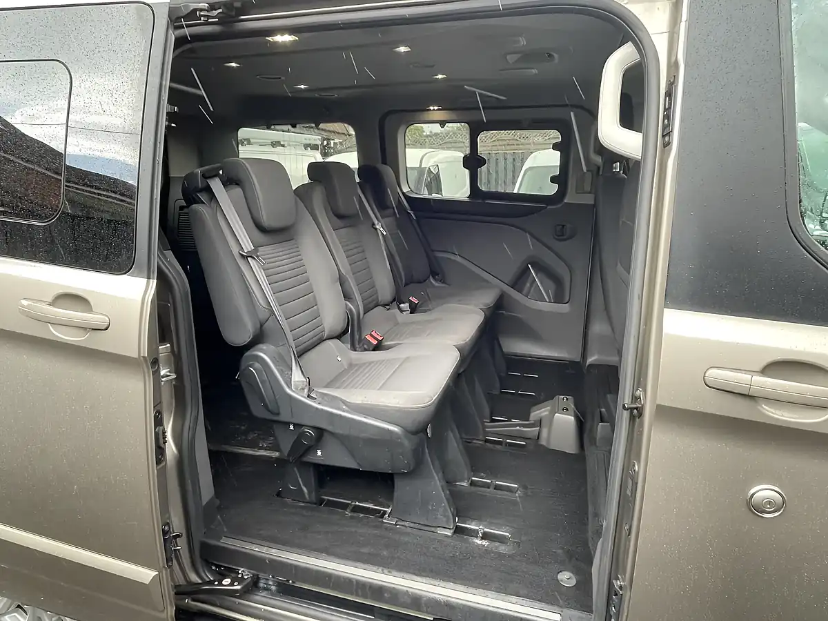 Used 2019 Ford Tourneo Custom Independence RS 6 SEAT Crew Gold - Interior and Exterior details 7